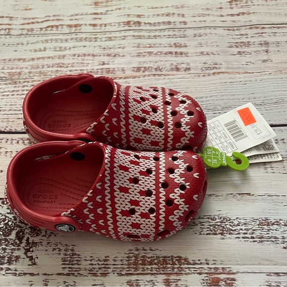 NEW! Crocs Classic Holiday Sweater Clog Unisex Kids Size 9 - Picture 4 of 6
